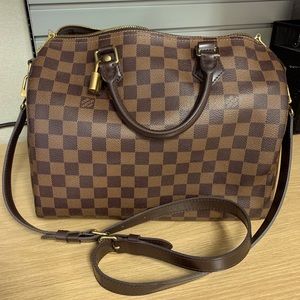 Authentic Louis Vuitton Bandouliere 30 👜